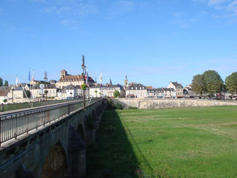 Ville de Decize en Bourgogne : FRANCE